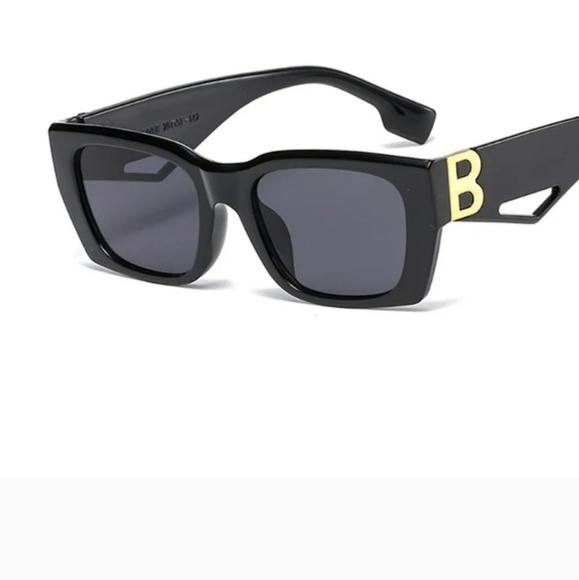 Women's Sexy bikini With Metal Heart Detailing with 1 pairs of sunglasses 2 item - Picture 5 of 5